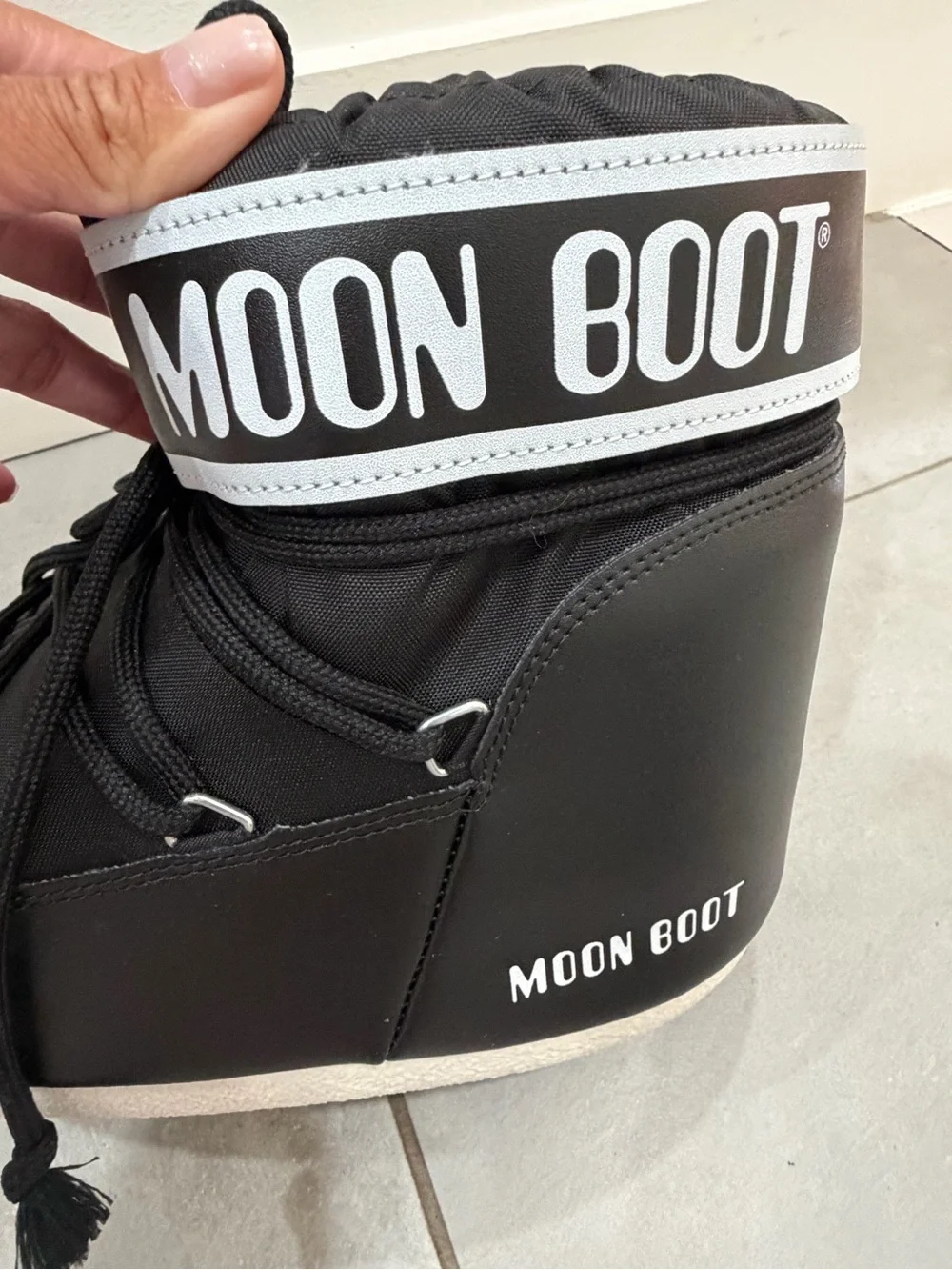 Moon Boot Icon Low Black Snow Boots | US 7–8.5 | EU 39–41 | Excellent Condition